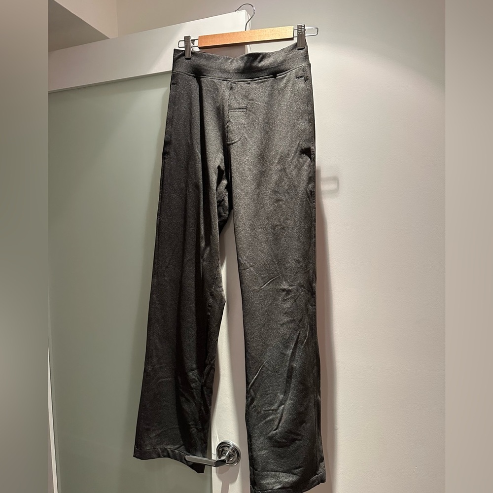 Lulu lemon men’s pants size M.  Worn once.